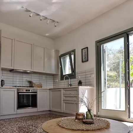 Admonis - In The Olive Grove شقة *